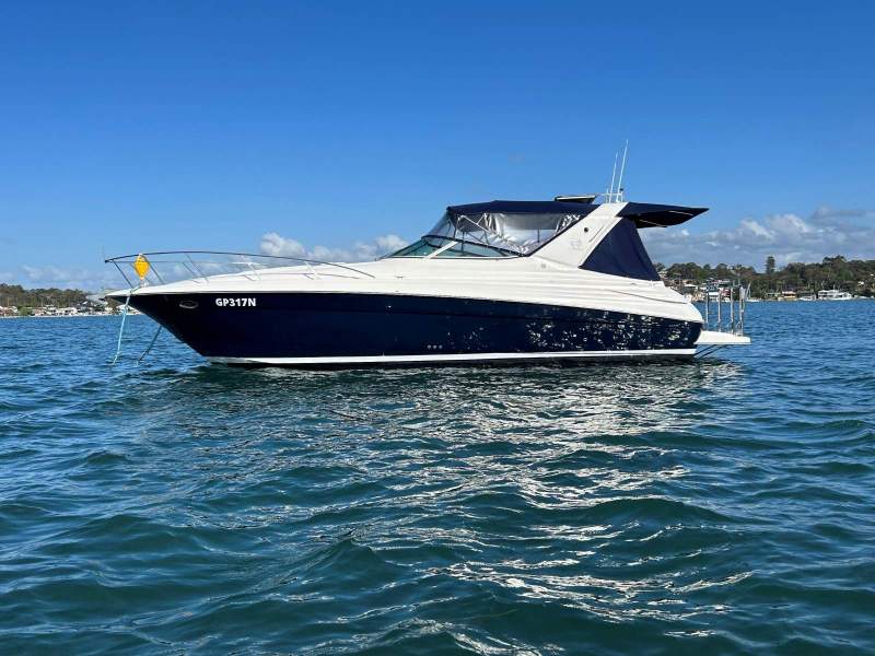 Riviera M370 Sports Cruiser 2004