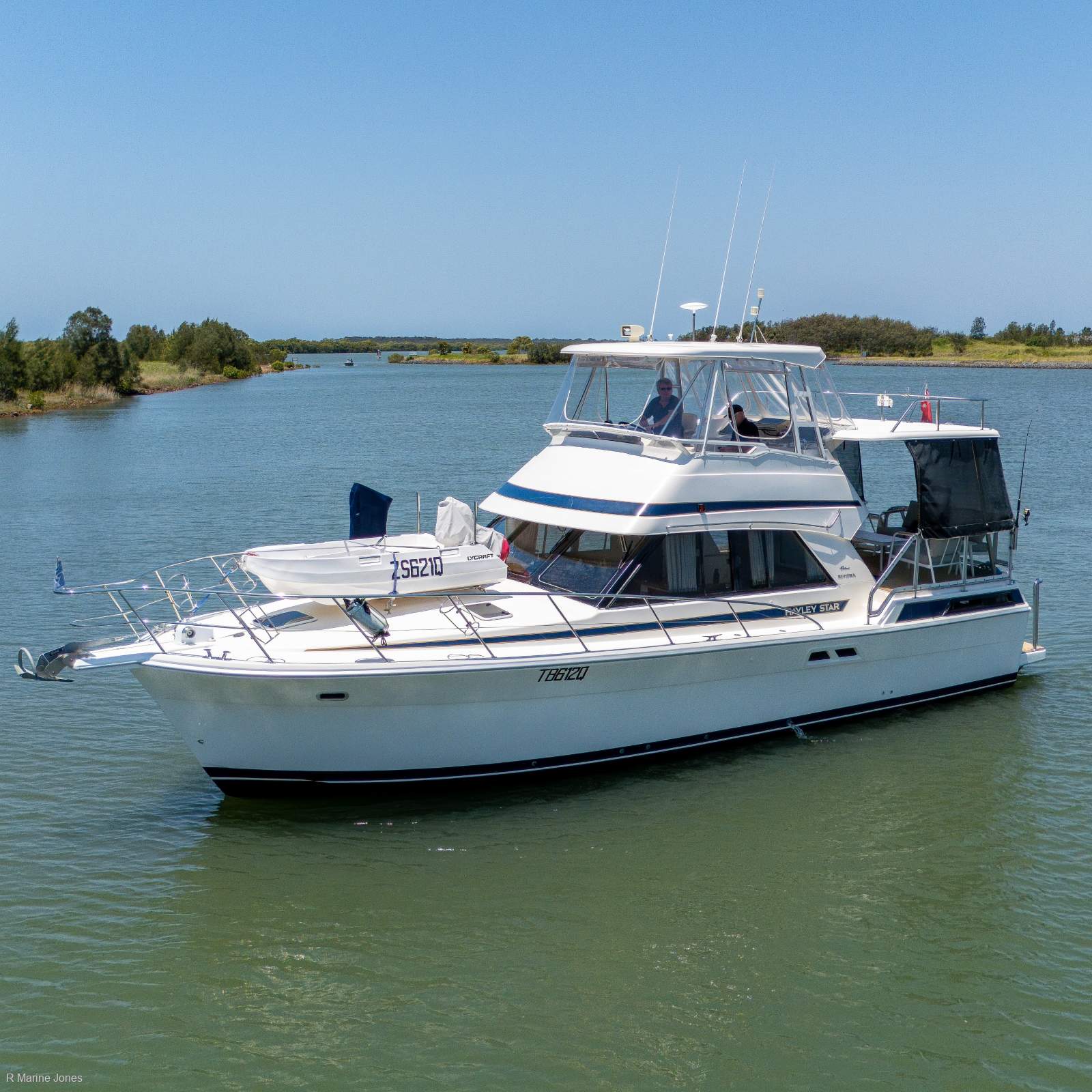Riviera 40 Aft Cabin