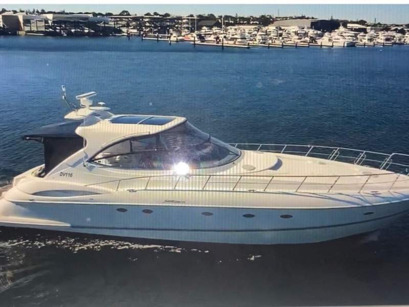 Cruisers Yachts 560 Express