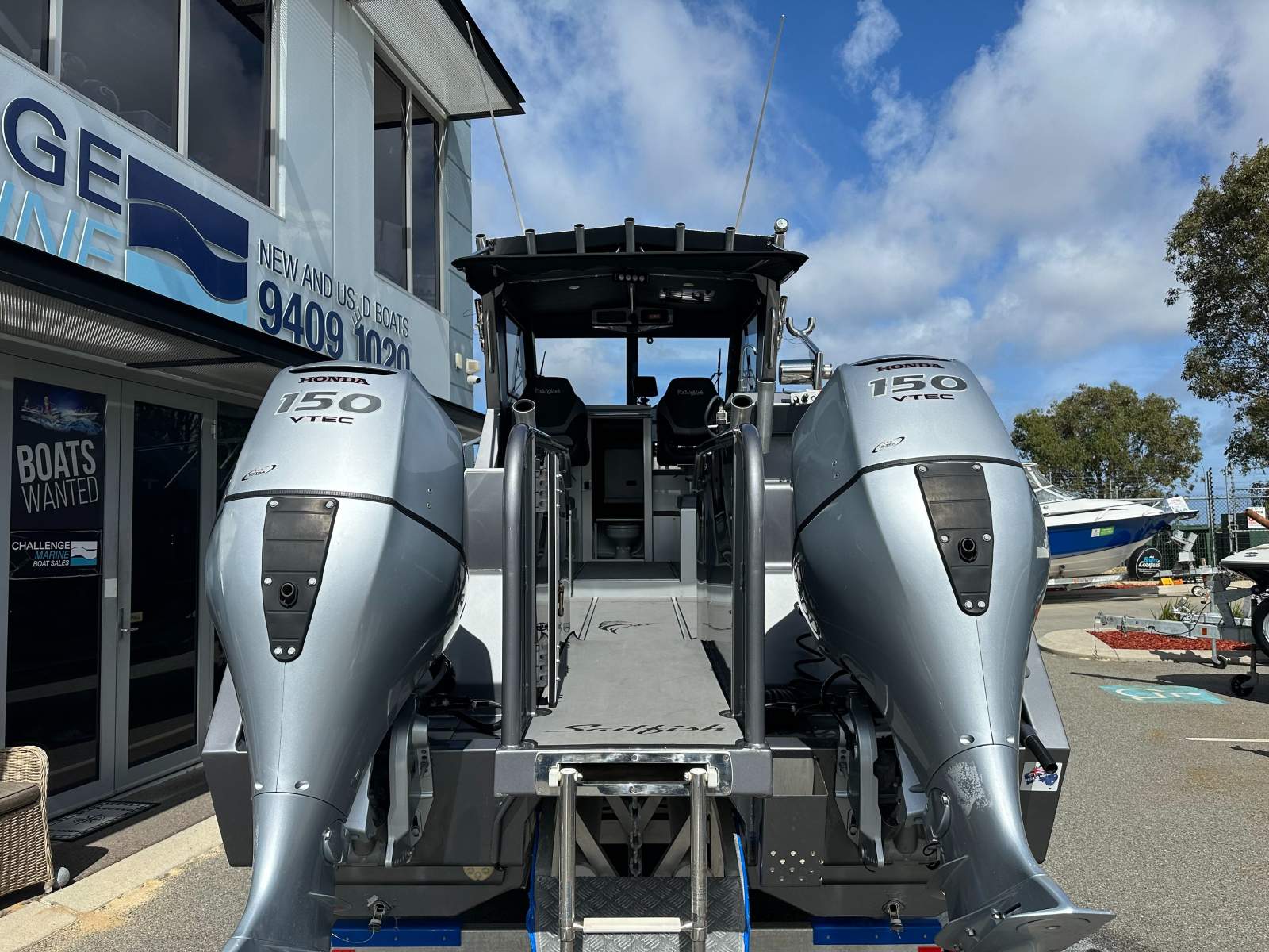 Sailfish 7500 Canyonmaster With Twin Honda 150HP 4 Strokes with just 168 hrs!