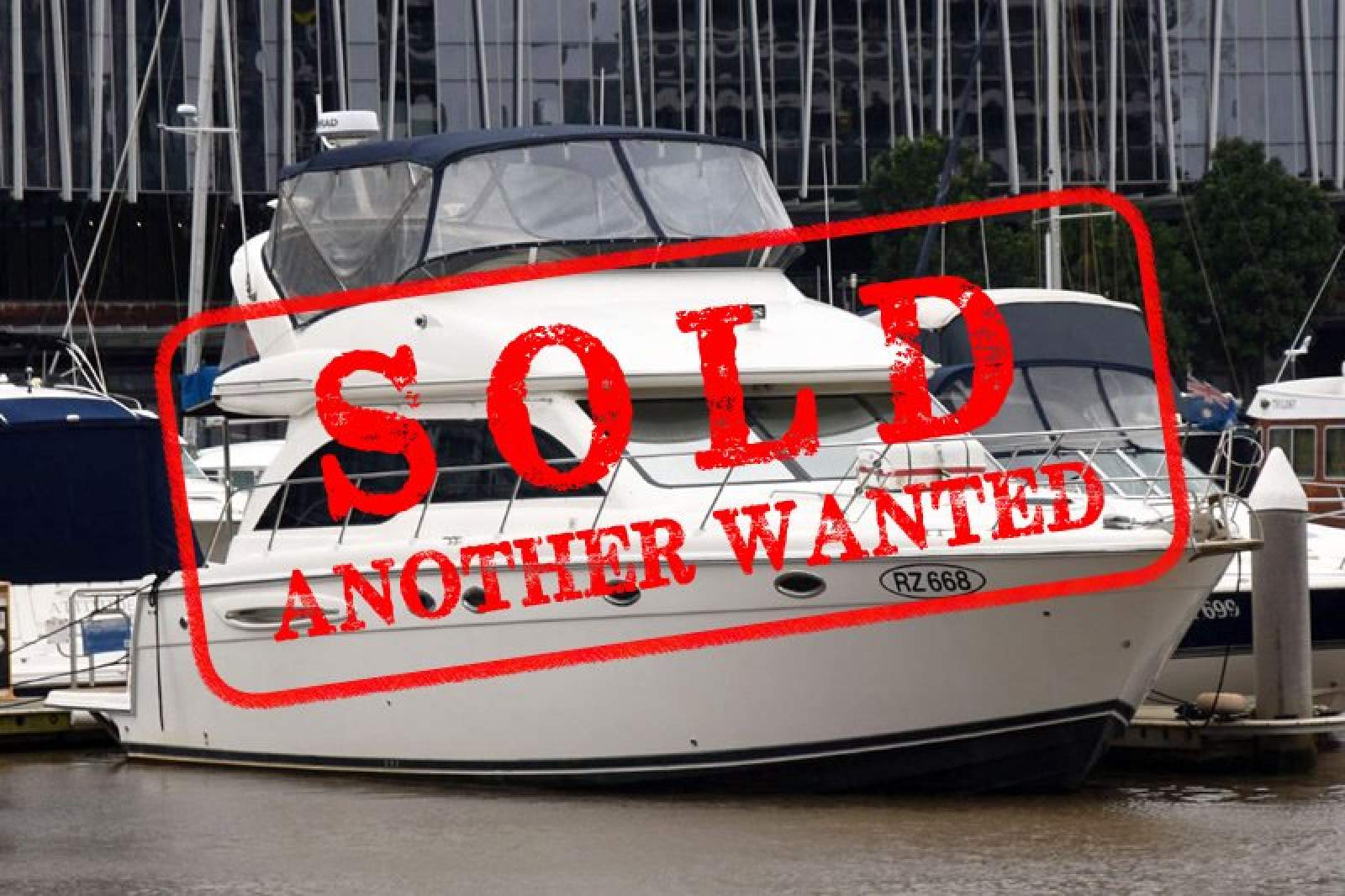 Meridian 411 Sedan - SOLD