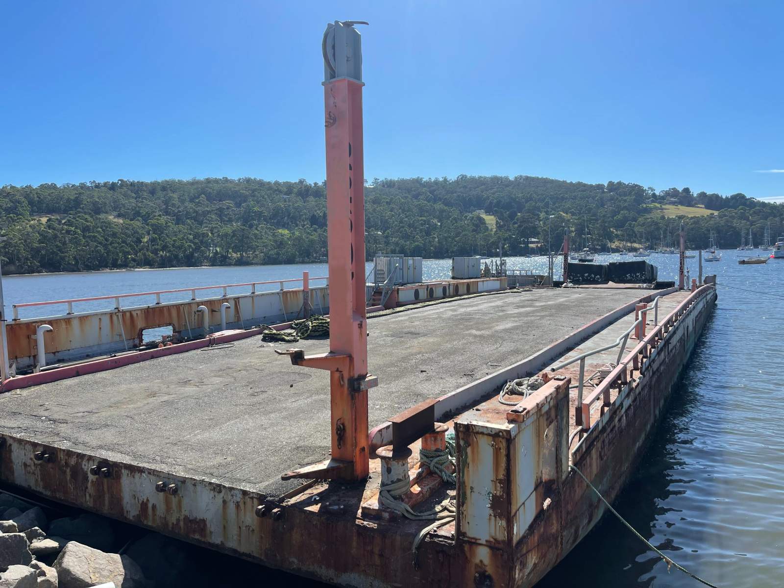 BARGE DUMB