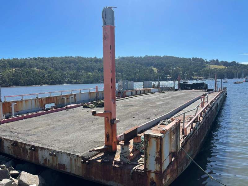 Barge Dumb