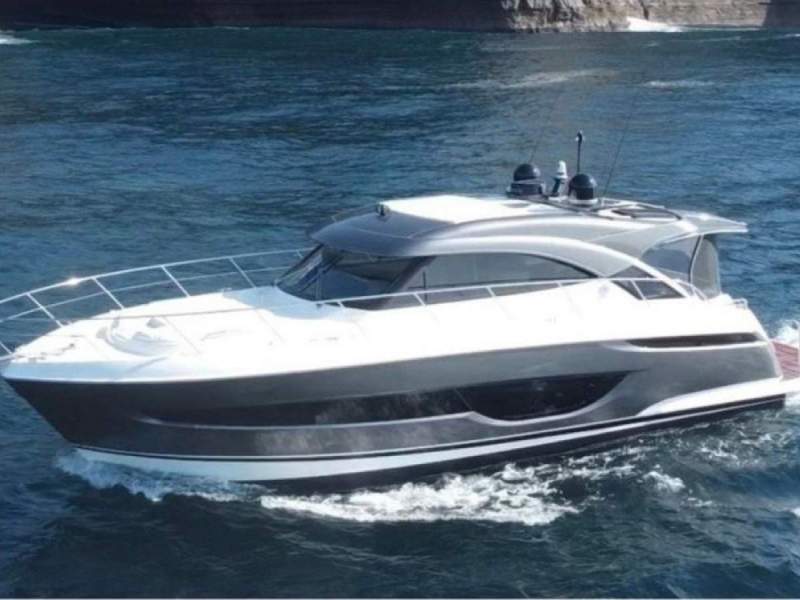 Riviera 4600 Sport Yacht Platinum Edition
