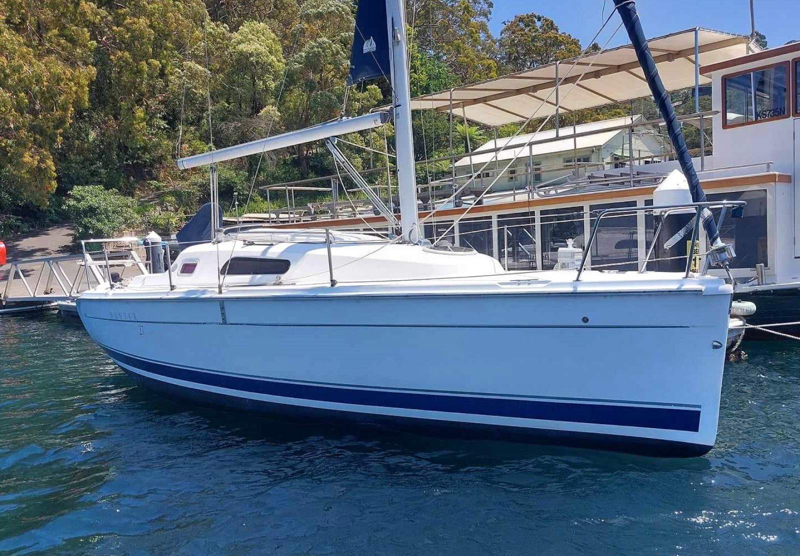 Hunter 27