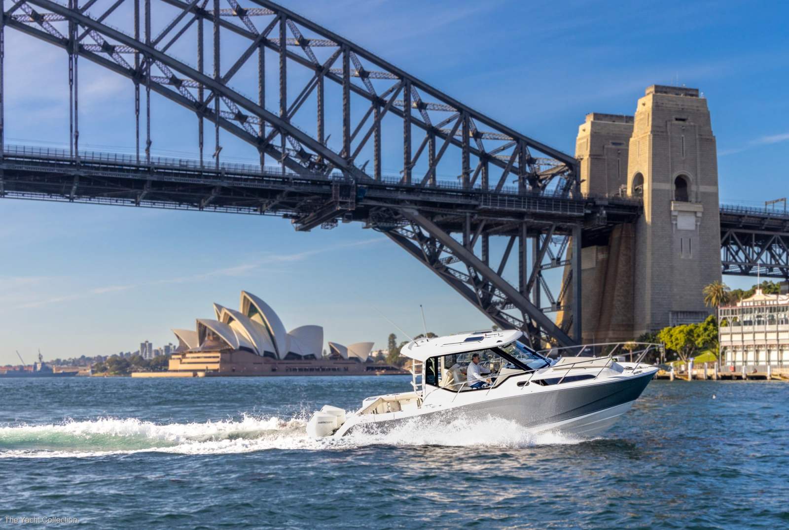 Boston Whaler 325 Conquest