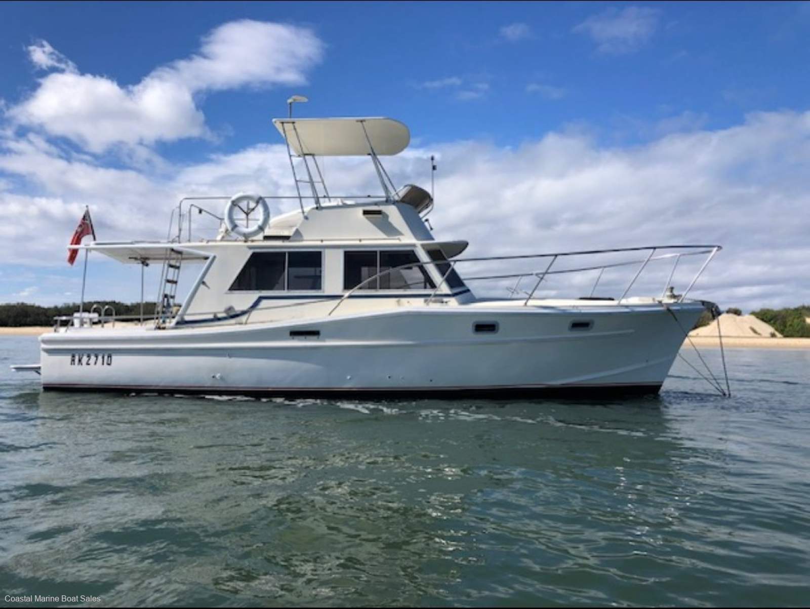 Aquarius 35 Flybridge Cruiser