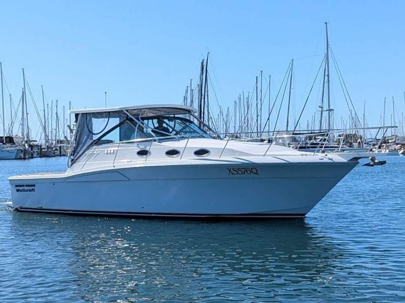 Wellcraft 330 Coastal - Shaft Drive - Volvo Penta Diesels