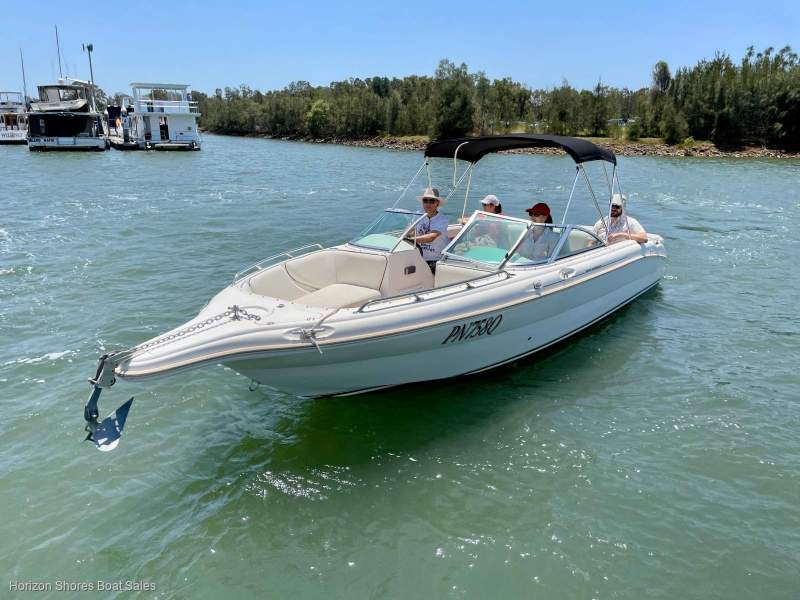Mustang 2300 Bowrider
