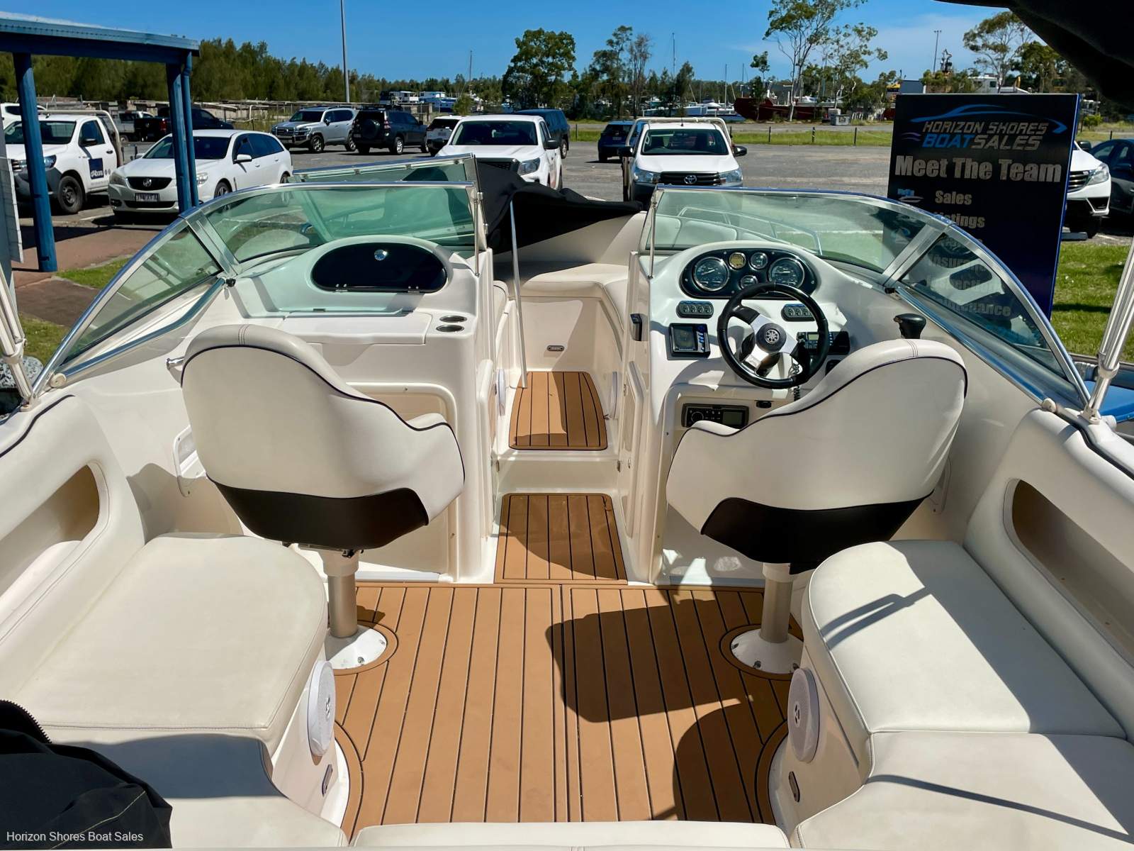Mustang 2300 Bowrider