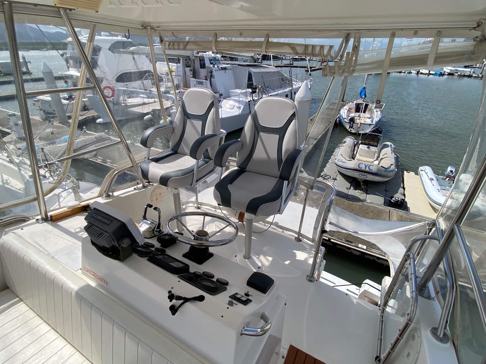 Mariner 34 Flybridge