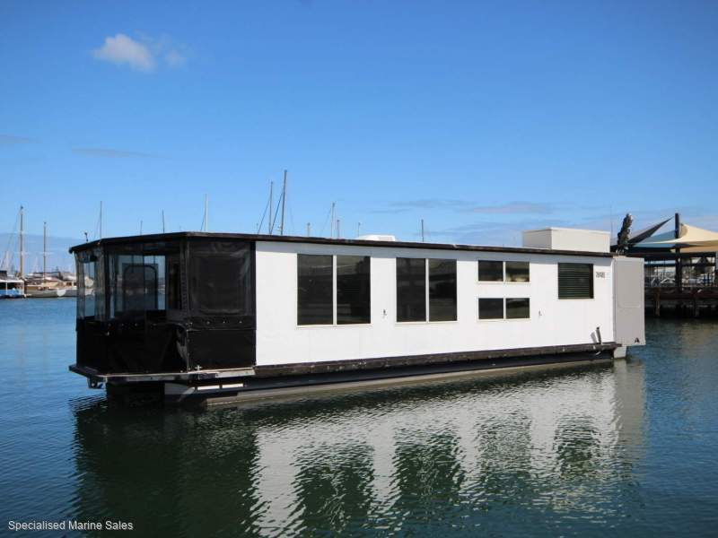 CUSTOM HOUSE BOAT *** SALTY DOG ***