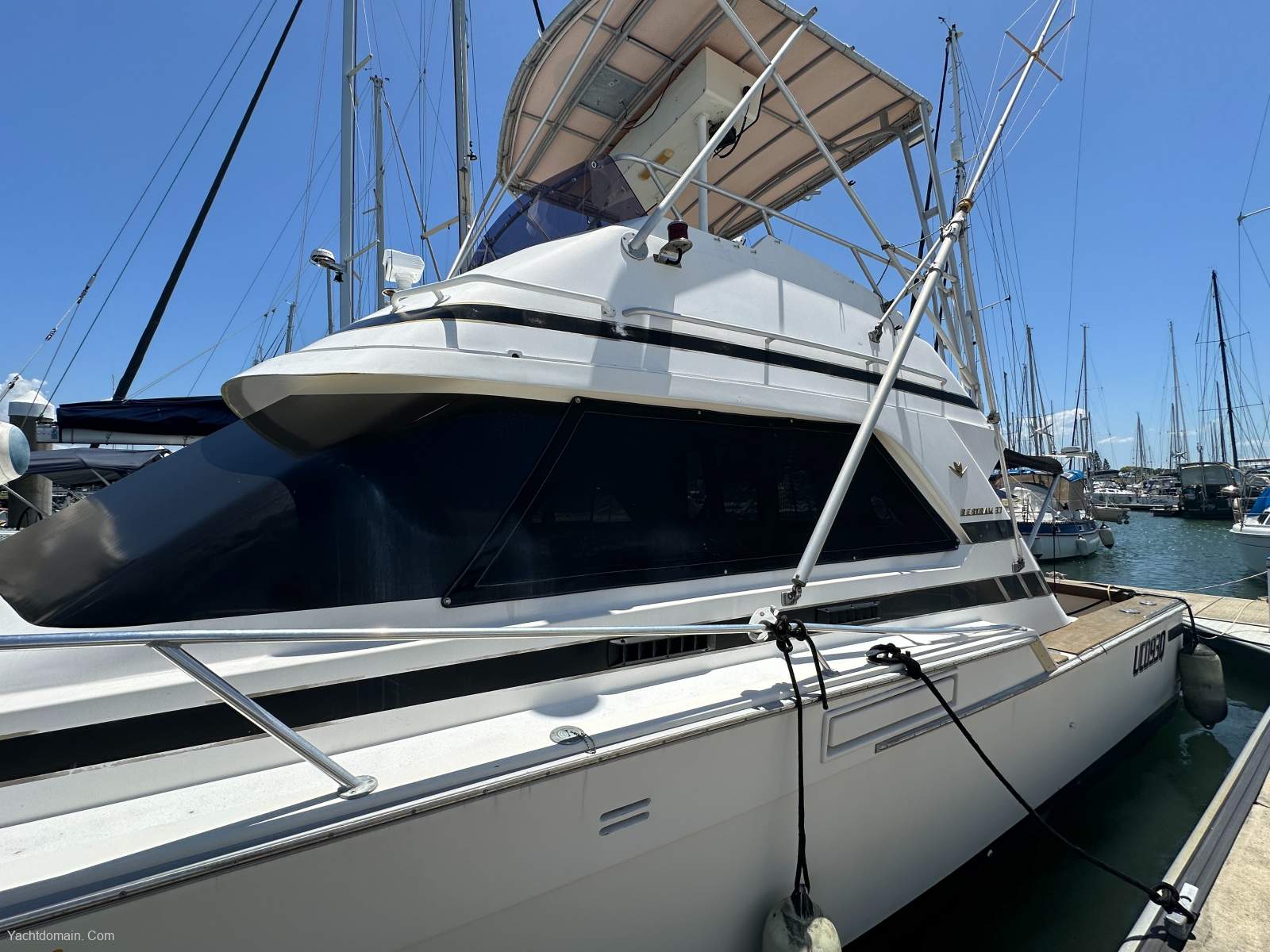 Bertram 37 Flybridge