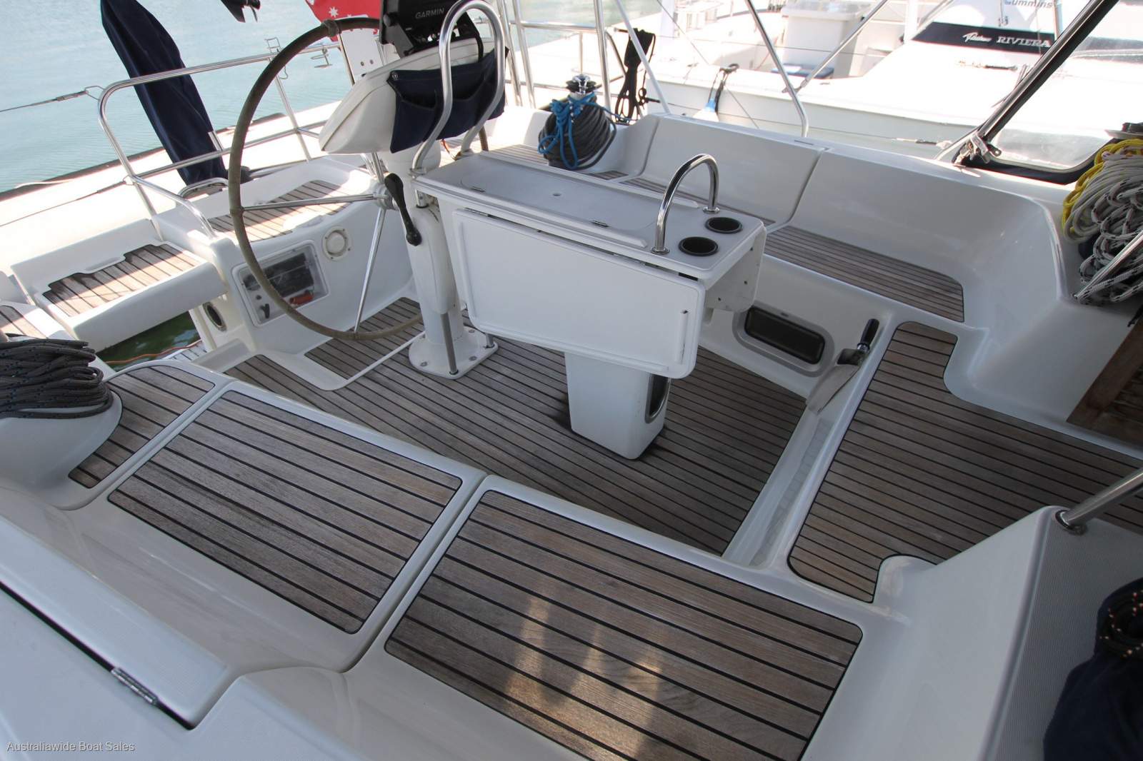 Jeanneau 43DS