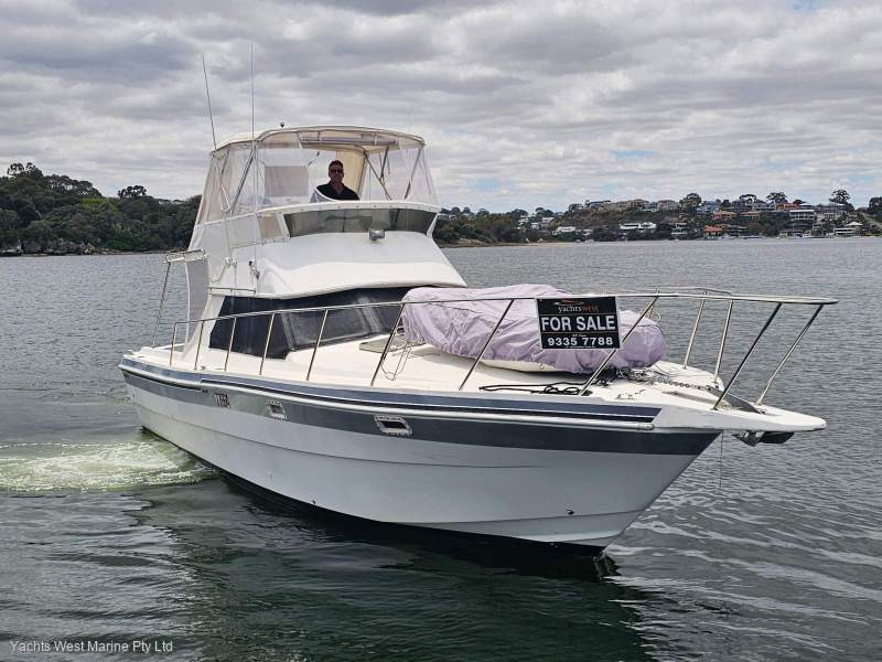 Randall 34 Flybridge Exceptional Offshore Performance & Spacious Design