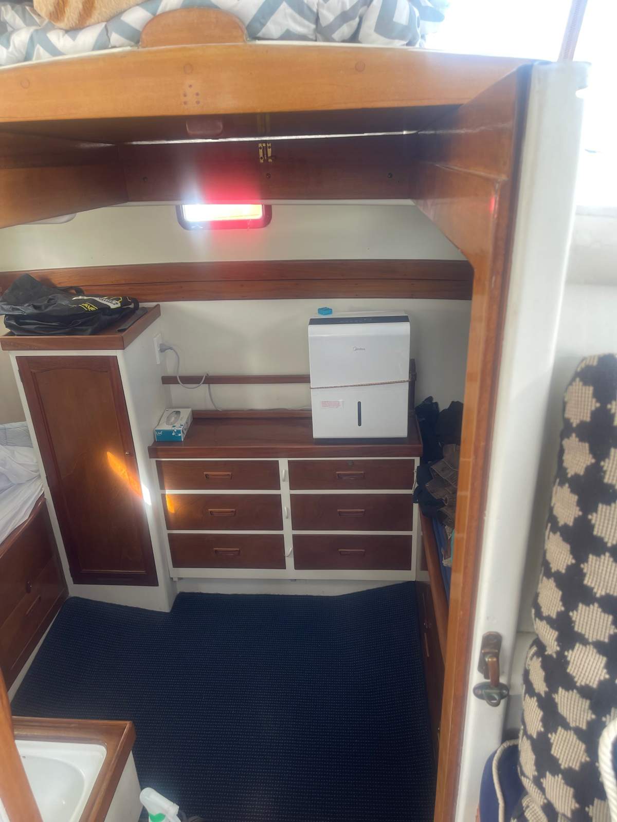 Henry Shield Motor Sailor