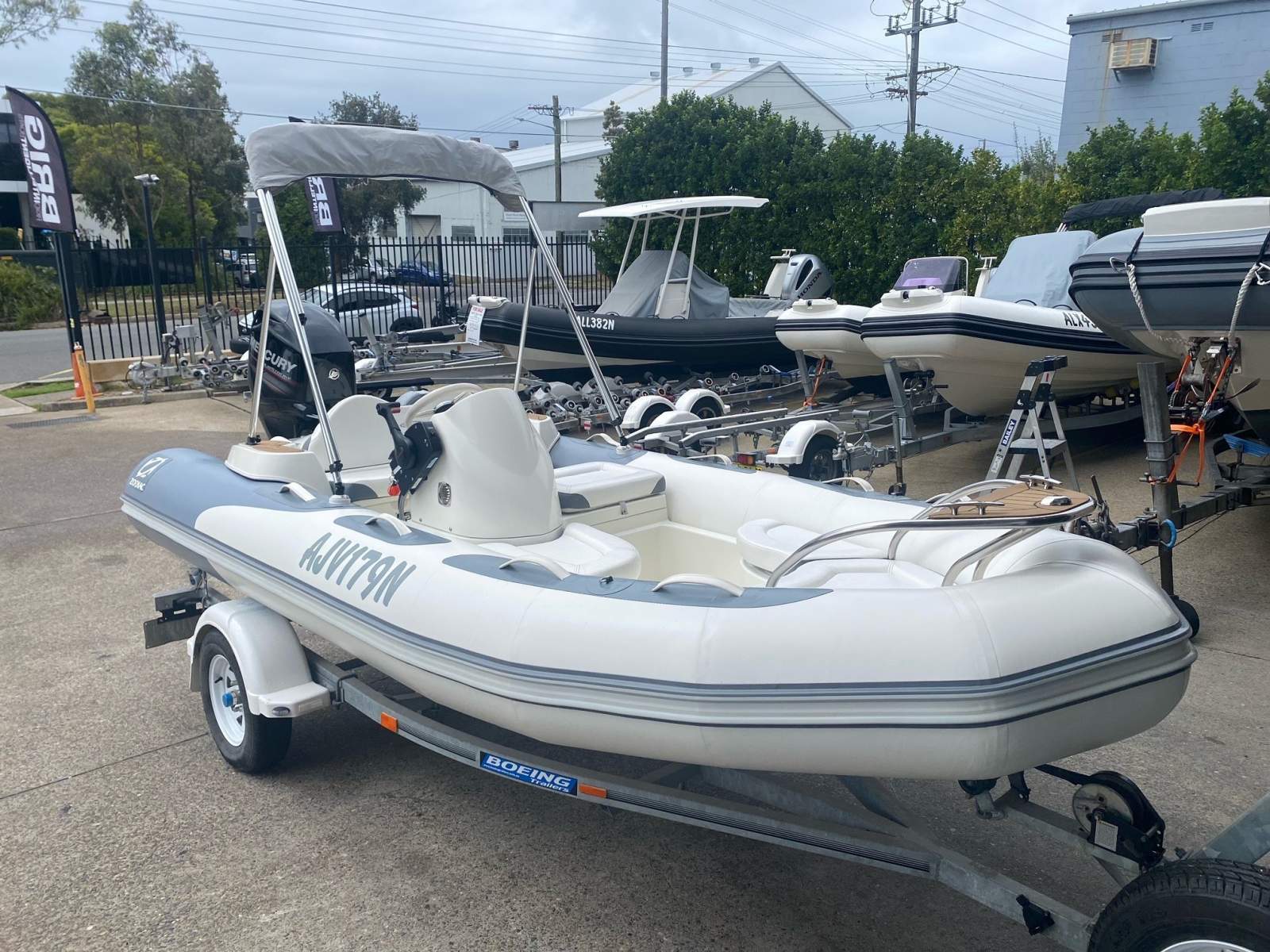 Zodiac Yachtline 420