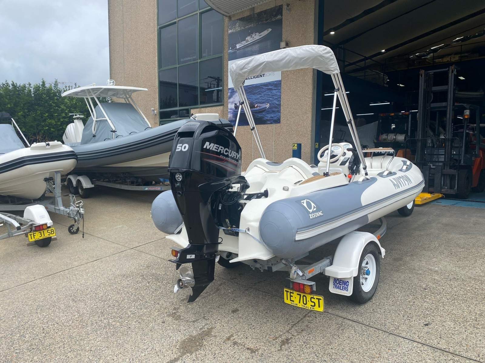 Zodiac Yachtline 420