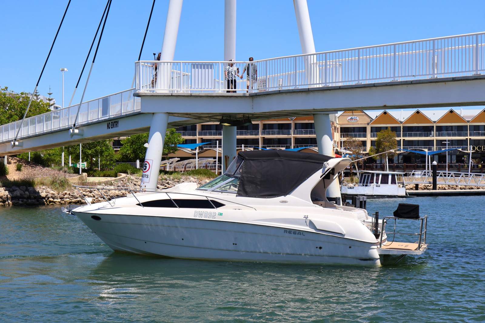 Regal Commodore 292 "Weekend Duty" - Beautiful Style, Modern Upgrades!