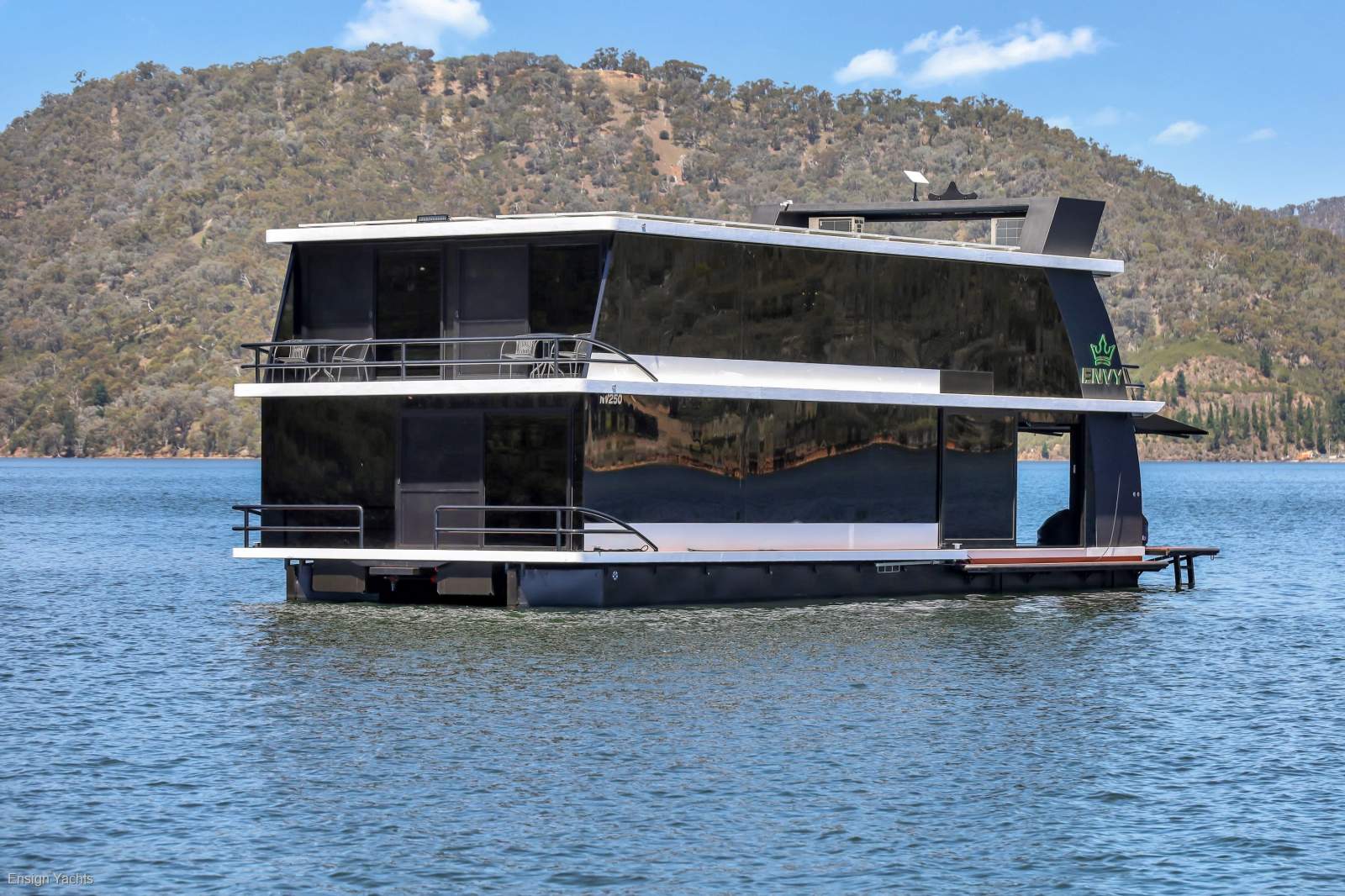 Luxury Houseboat 60'