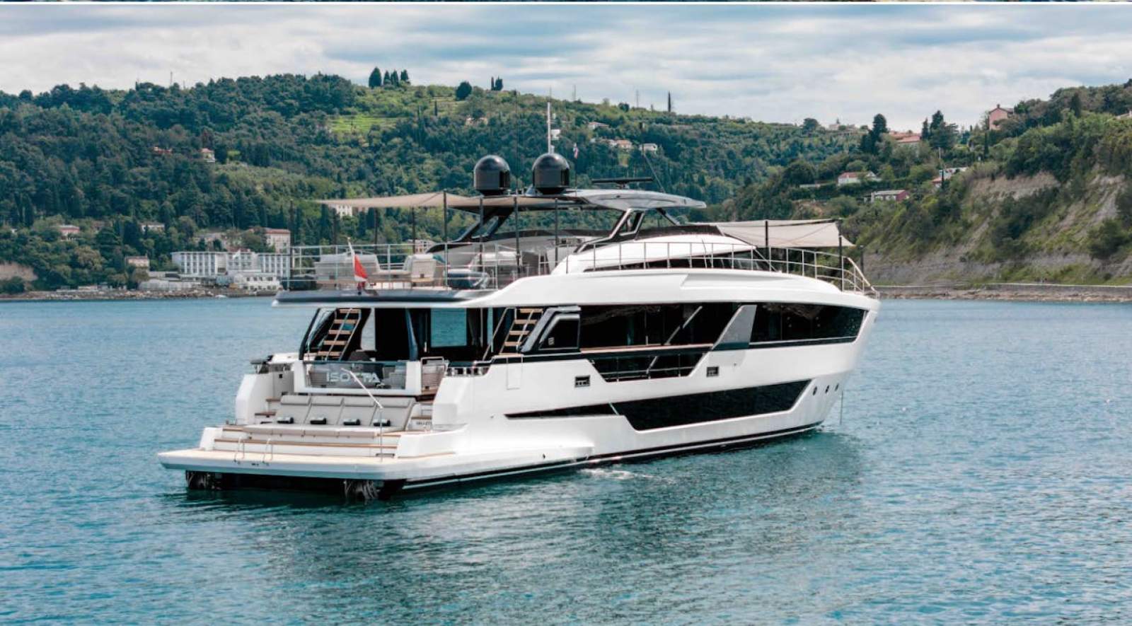 Ferretti 1000 - Immaculate and as new