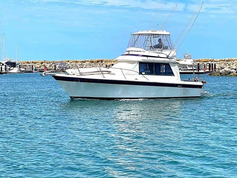 Riviera 34 Flybridge Twin Diesel Shaftdrive