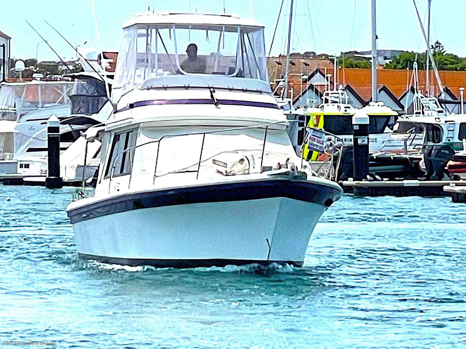 Riviera 34 Flybridge Twin Diesel Shaftdrive