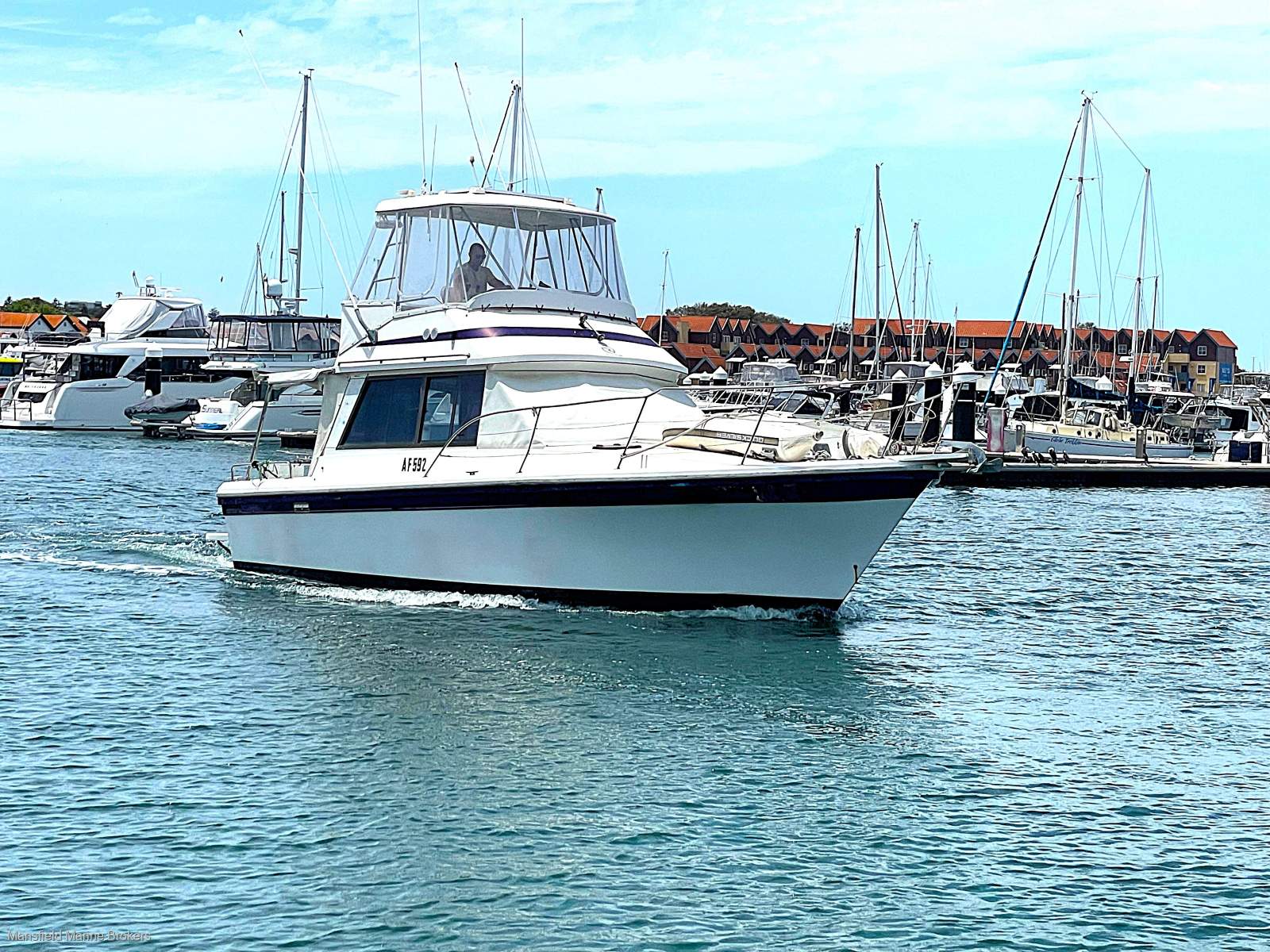 Riviera 34 Flybridge Twin Diesel Shaftdrive