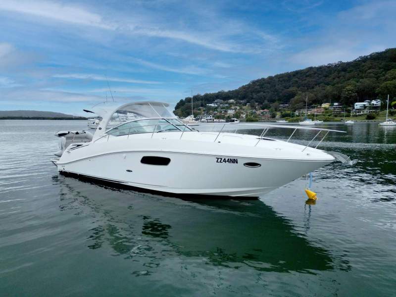 Sea Ray 370