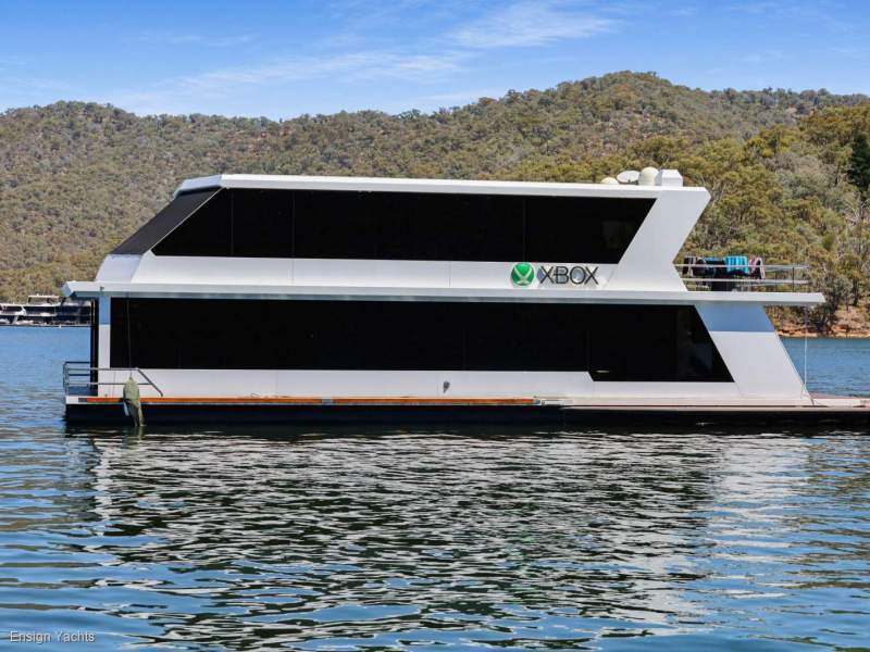 Luxury Houseboat 60'