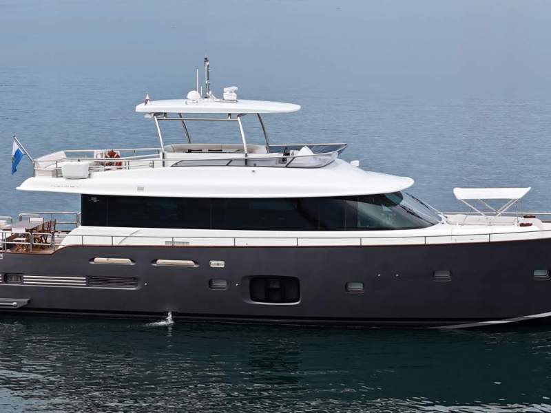 Azimut Magellano 76 - One owner - Proffessionally maintained.