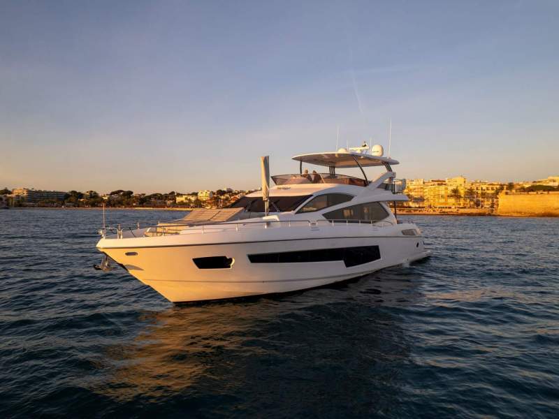 Sunseeker Yacht 75