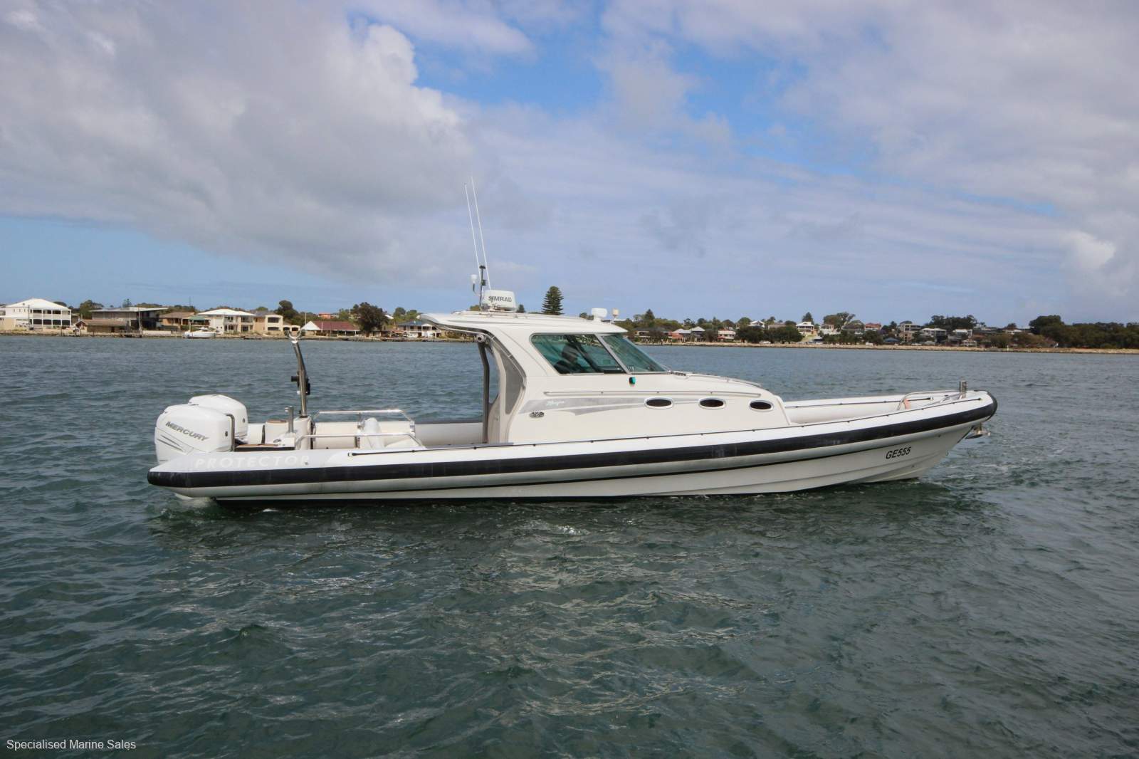 Protector 410 Targa *** TOUGH LUXURY ! ***
