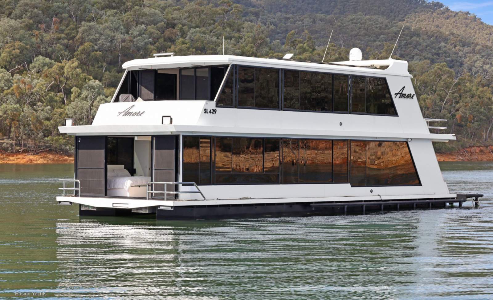 Luxury Houseboat 60'