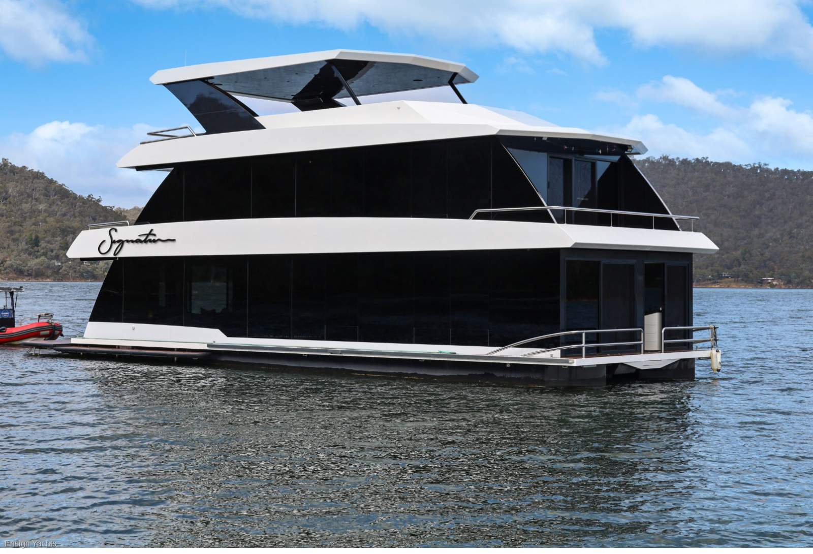 Luxury Houseboat 60'
