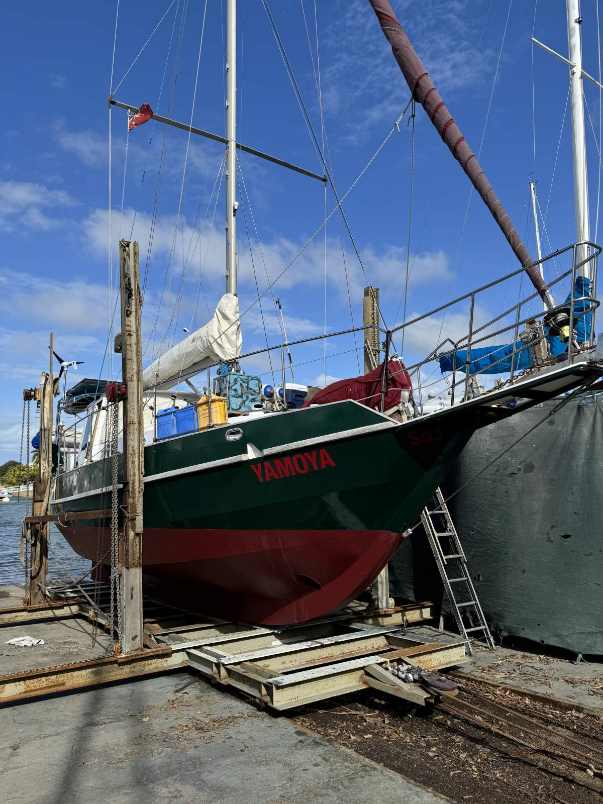 Bruce Roberts Spray 40 Spray 370 C Pilothouse