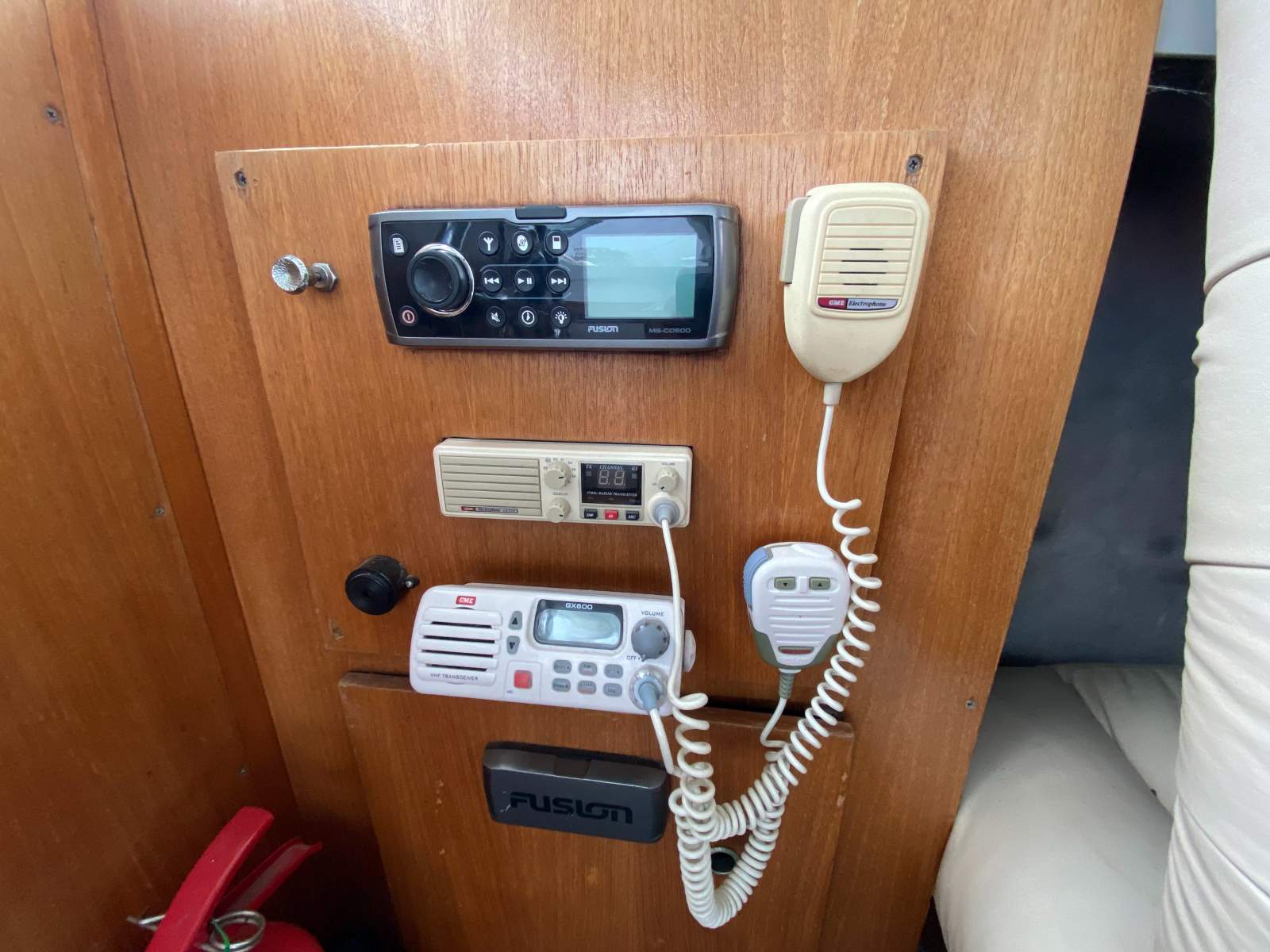 Caribbean 35 Flybridge Cruiser GET LOOSE – ****OWNER SAYS SELL****