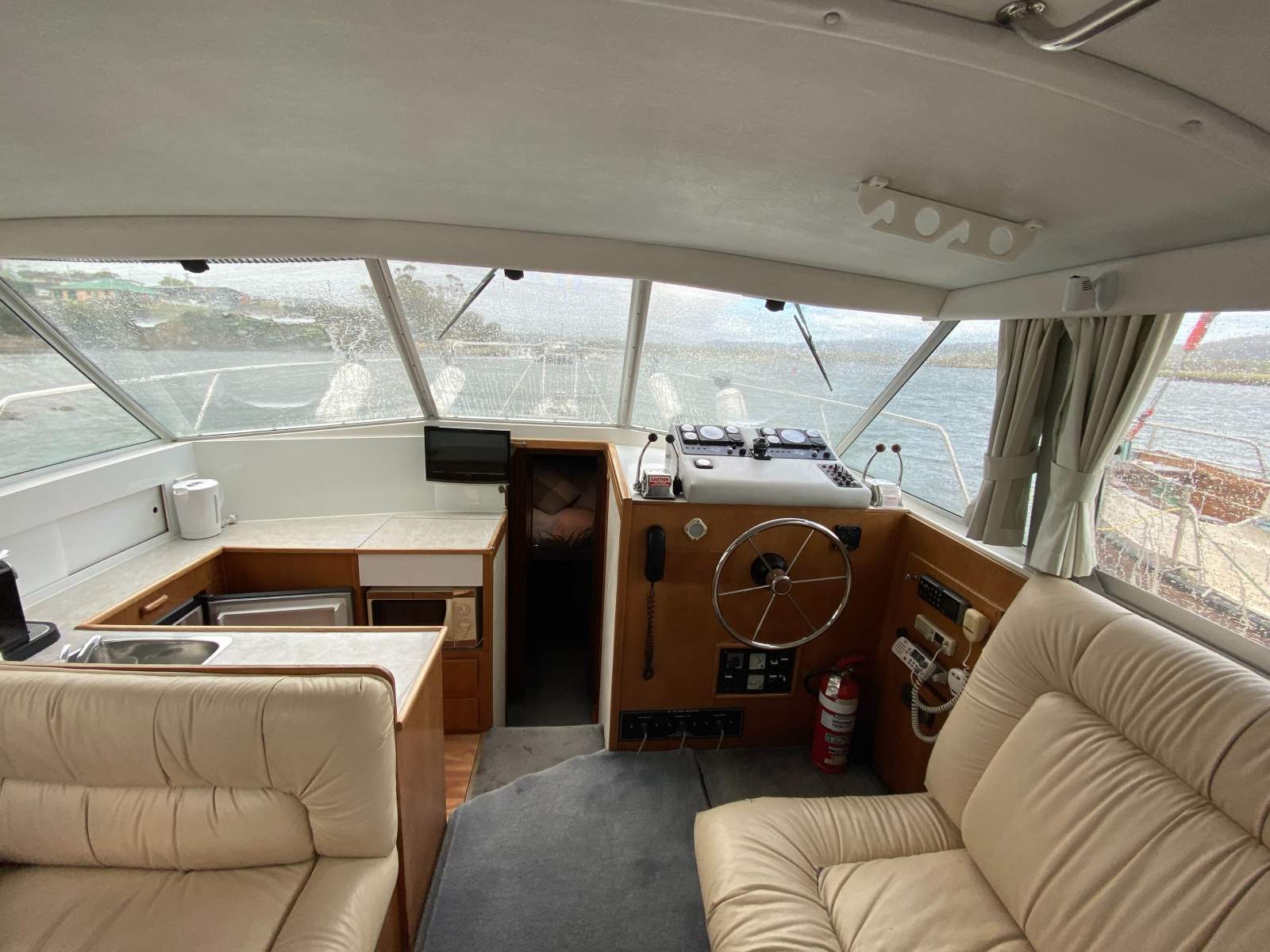 Caribbean 35 Flybridge Cruiser "GET LOOSE" - ****OWNER SAYS SELL****