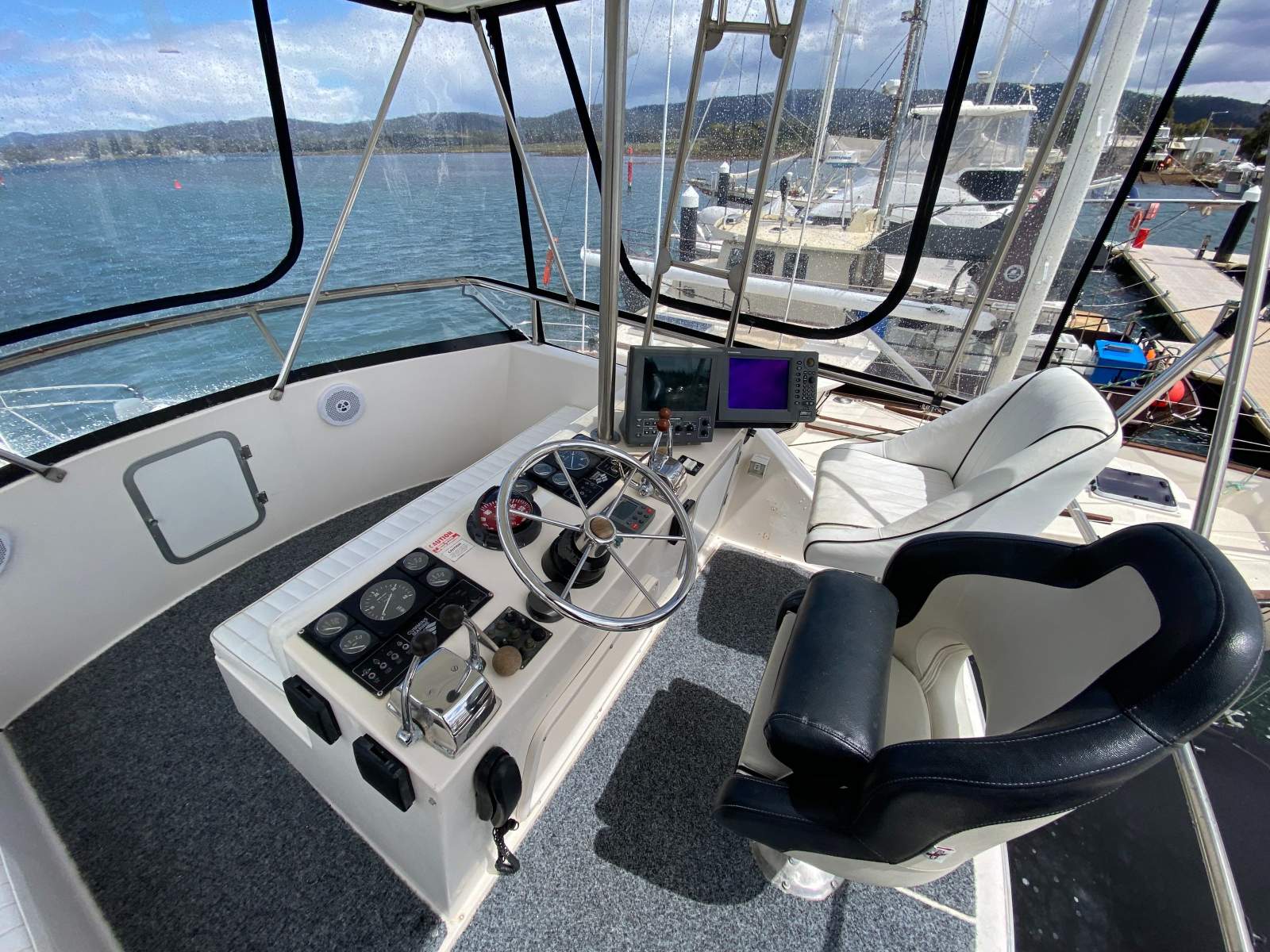 Caribbean 35 Flybridge Cruiser GET LOOSE – ****OWNER SAYS SELL****