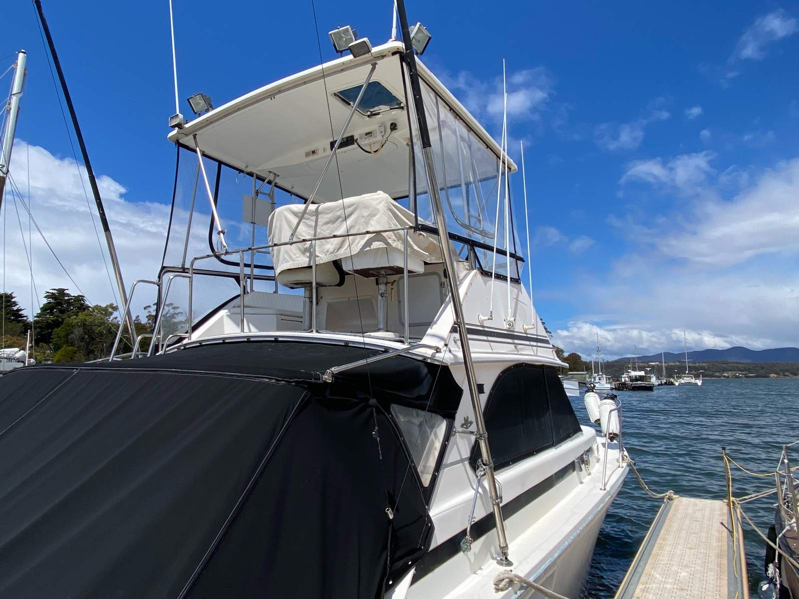 Caribbean 35 Flybridge Cruiser GET LOOSE – ****OWNER SAYS SELL****