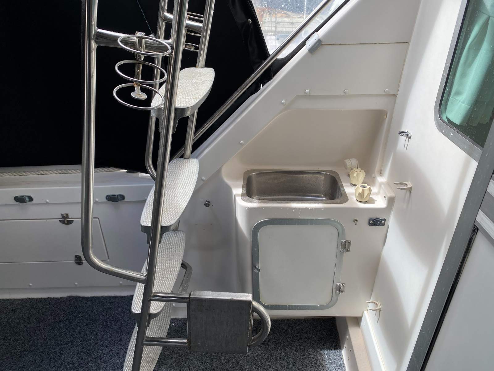 Caribbean 35 Flybridge Cruiser GET LOOSE – ****OWNER SAYS SELL****