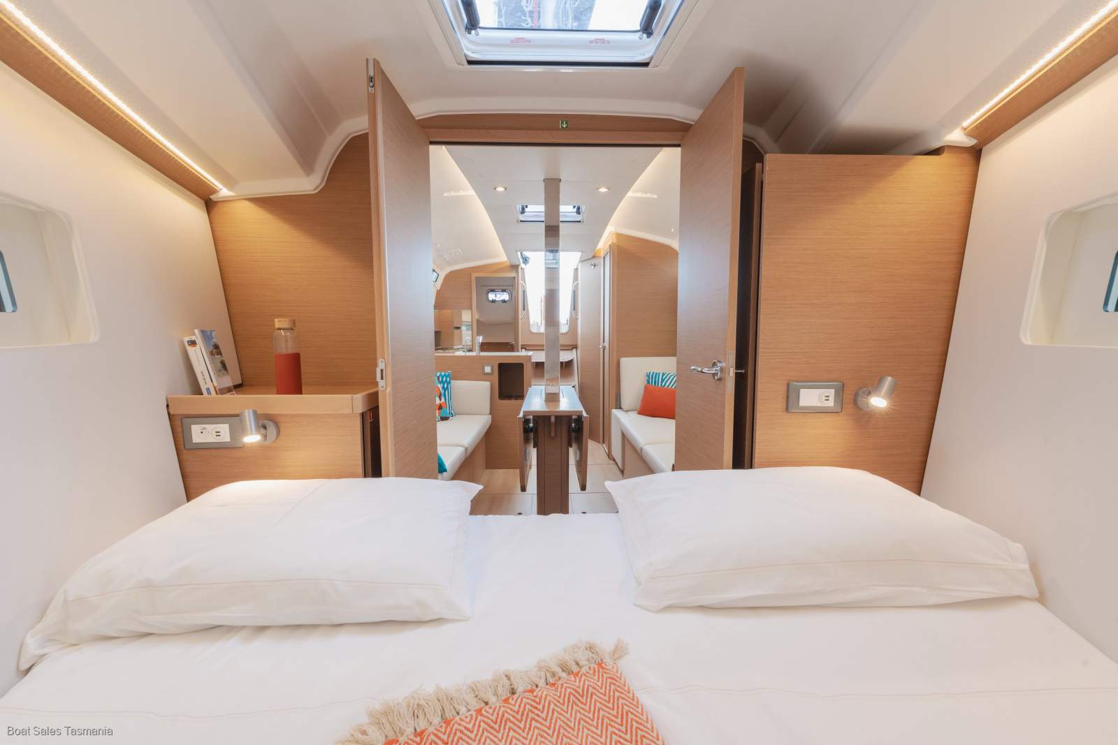 Jeanneau Sun Odyssey 350 (NEW MODEL)