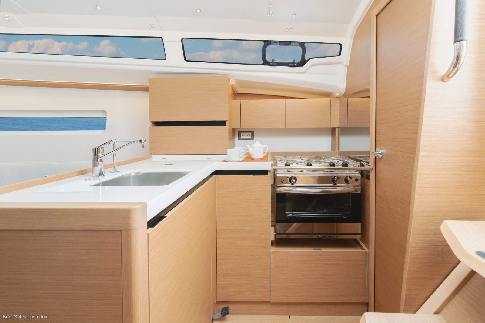 Jeanneau Sun Odyssey 350 (NEW MODEL)