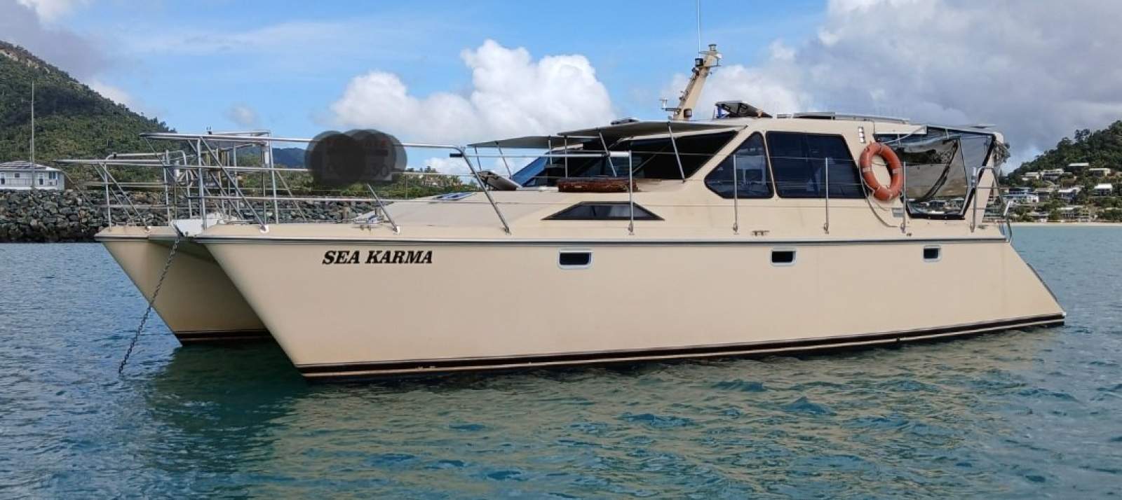Crowther Ventura 11.8 Pilot house