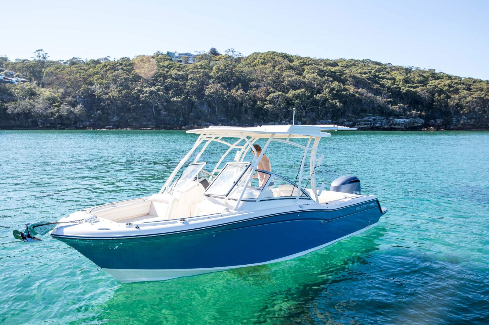 Grady-White Freedom 235