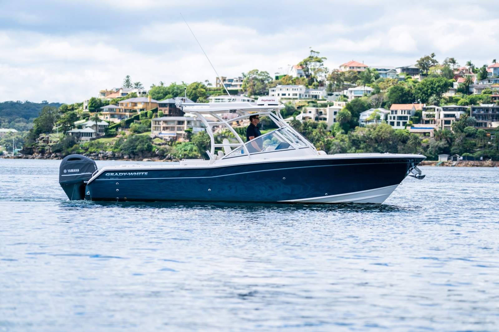 Grady-White Freedom 275