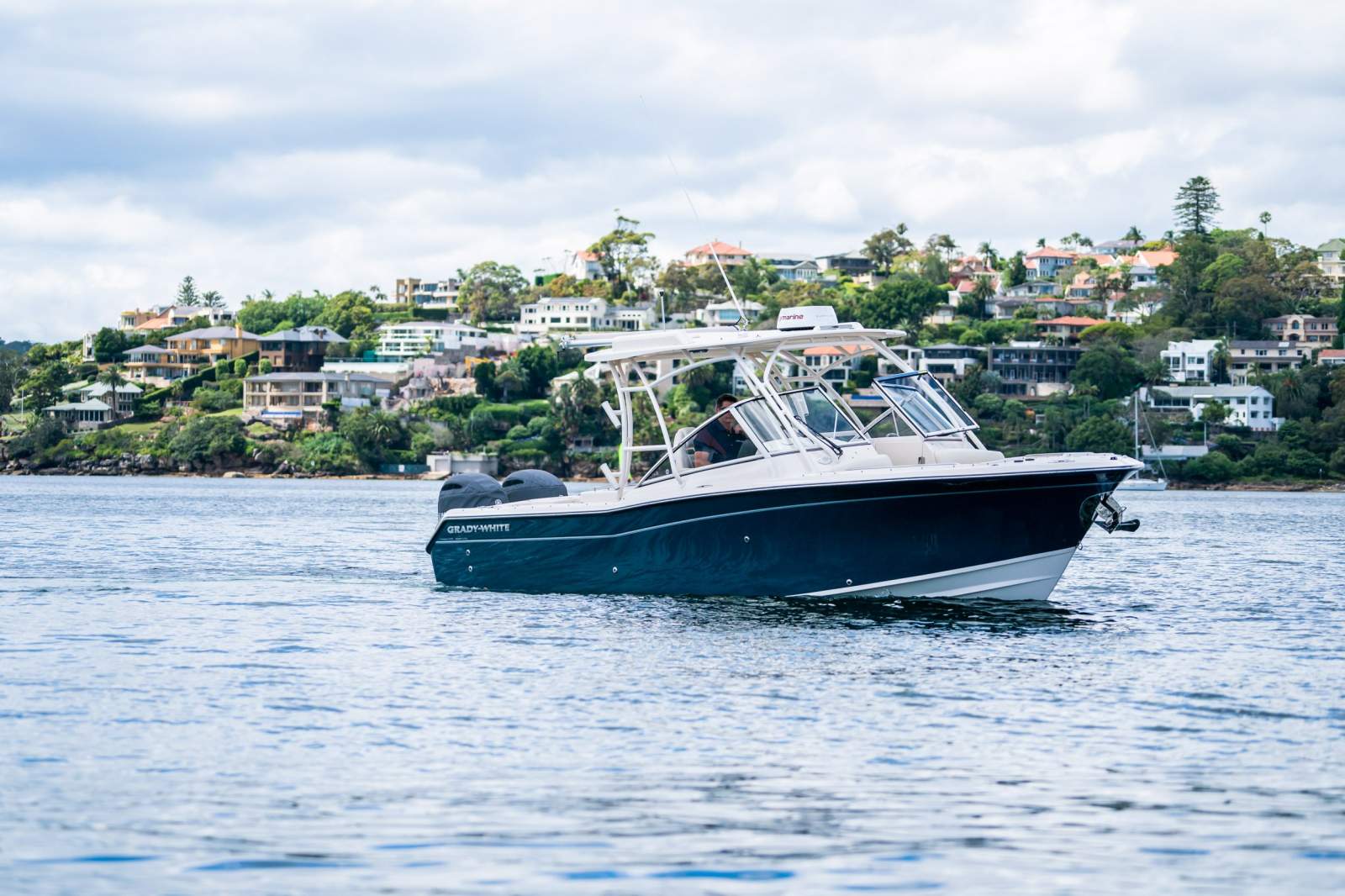 Grady-White Freedom 275