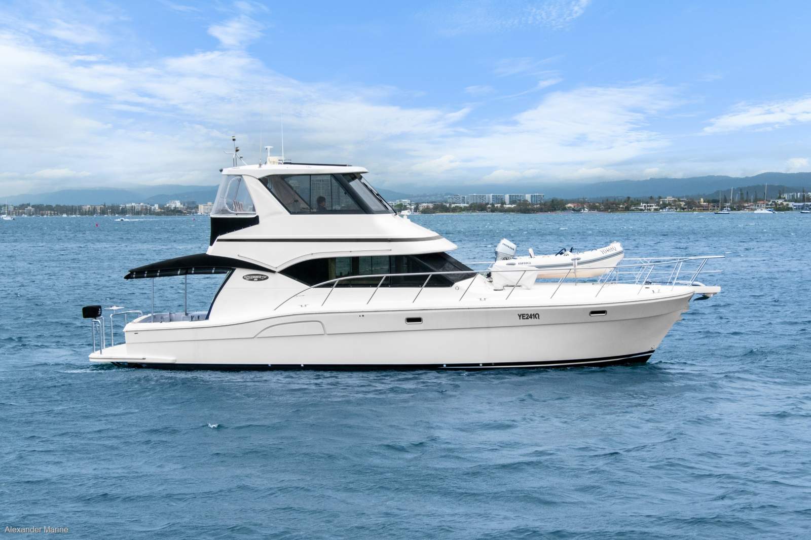 Kingfisher 50 Royale Enclosed Flybridge