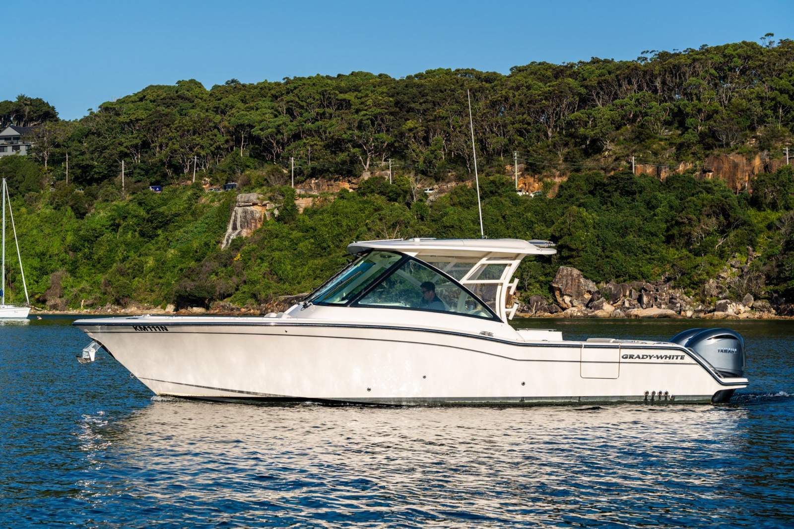 Grady-White Freedom 325