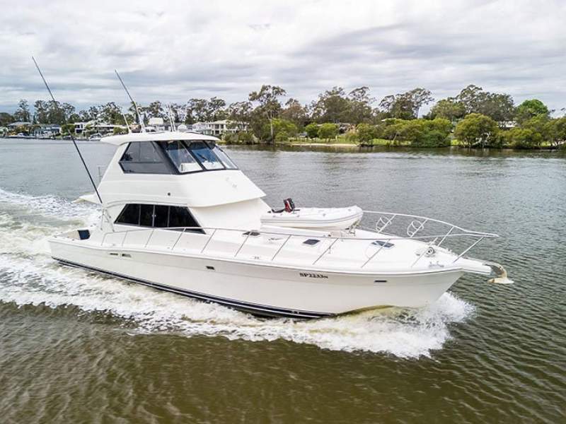 Riviera 48 Enclosed Flybridge